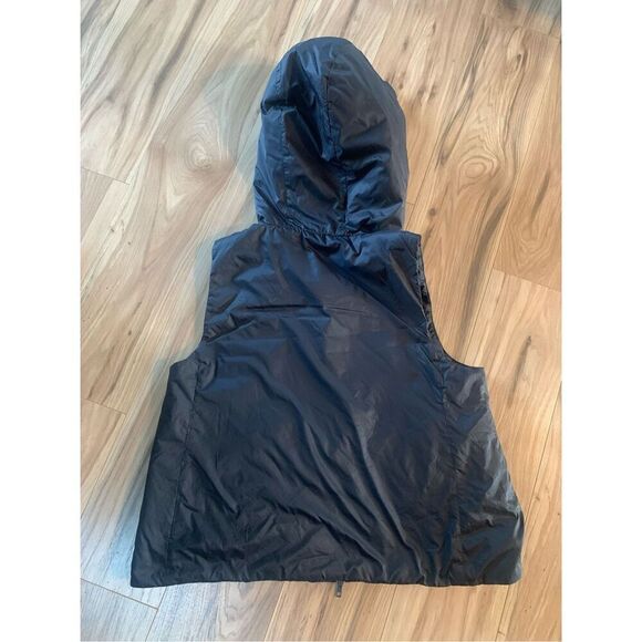 Black Sleeveless Puffer Vest with Hood Lightweight Outdoor Casual - Picture 10 of 10